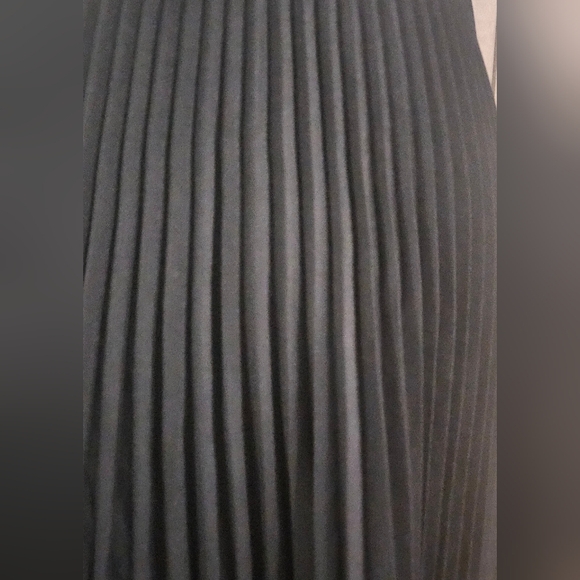 MIU MIU Black Plisse Pleated Crepe Midi. Size XS - Picture 5 of 14